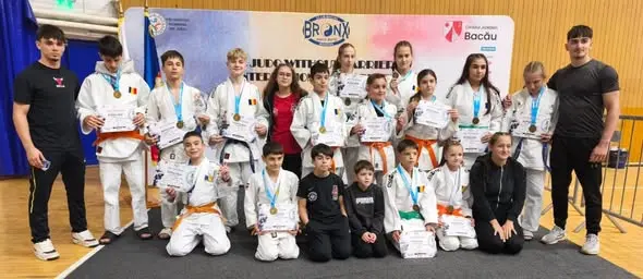 Fotografia 2 din 2: Turneul Internațional „Judo fără Bariere”: 13 medalii