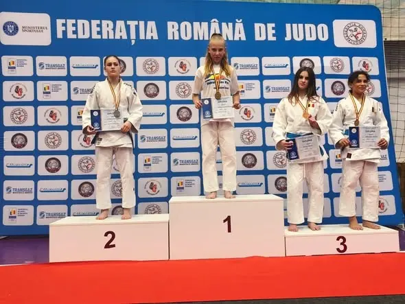Fotografia 1 din 2: Campionatul Național U13–U15, Timișoara: 6 clasări pe podium