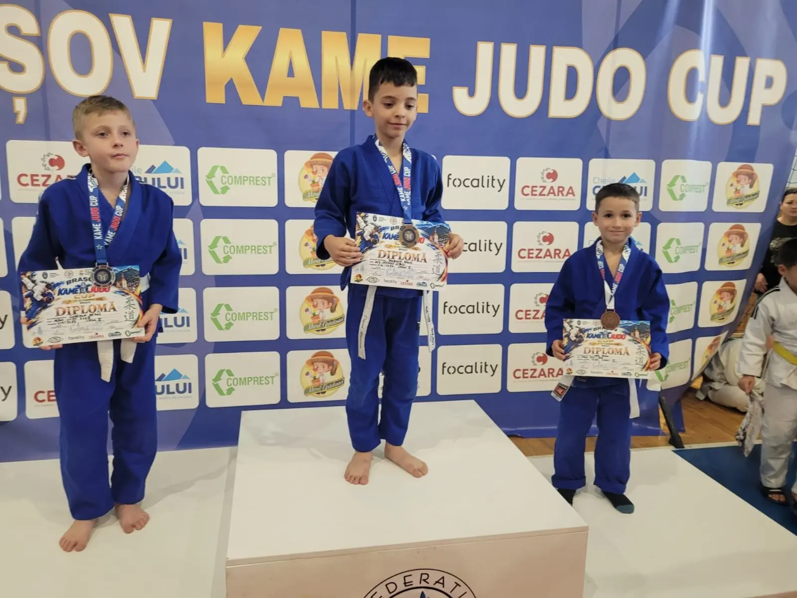 Fotografia 9 din 13: Kame Cup Brașov: toți copiii din grupa de inițiere pe podium