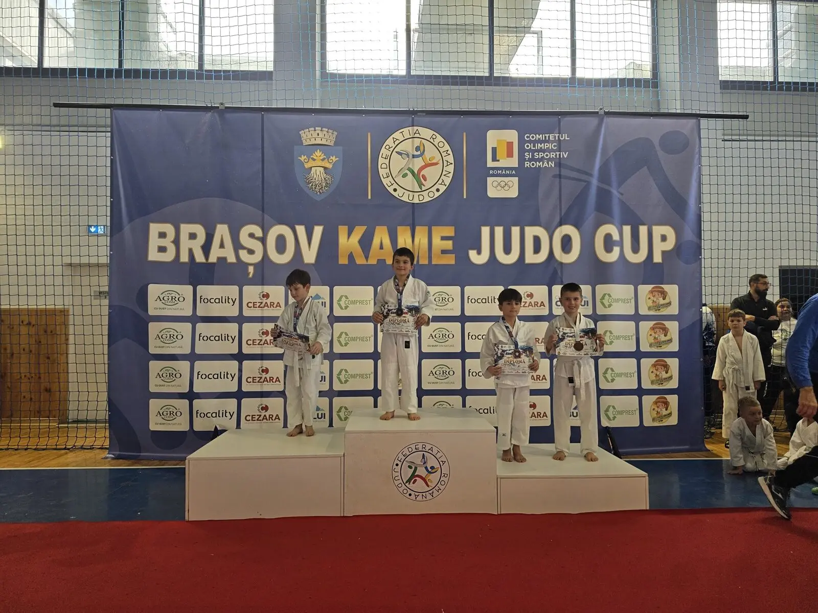 Fotografia 6 din 13: Kame Cup Brașov: toți copiii din grupa de inițiere pe podium