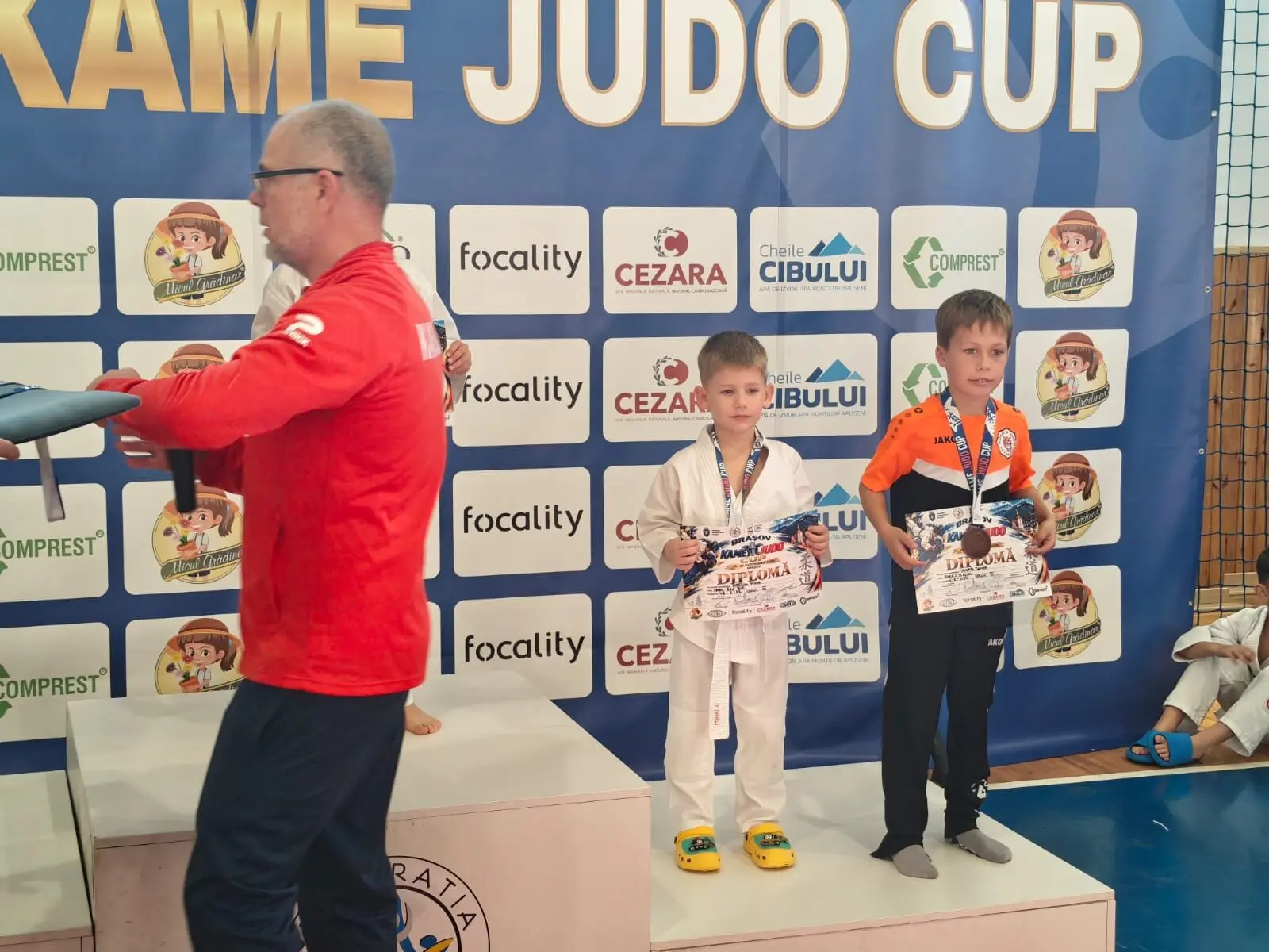 Fotografia 7 din 13: Kame Cup Brașov: toți copiii din grupa de inițiere pe podium
